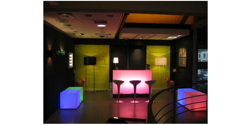 Конструктивные решения для магазинов, кафе - интеграция света и звука