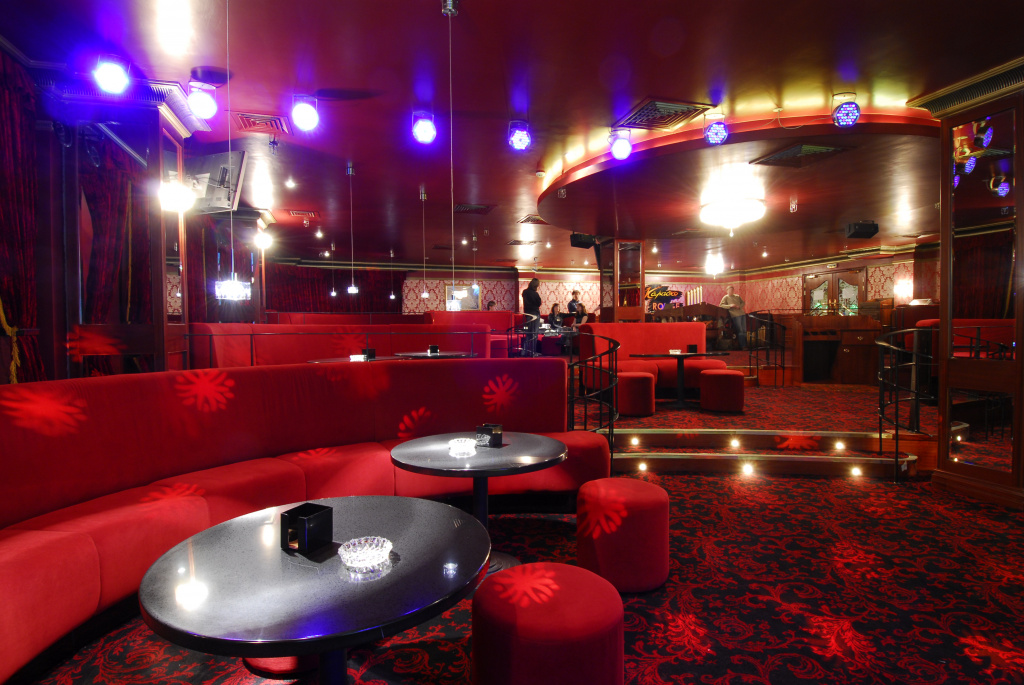 Управляемые световые приборы.