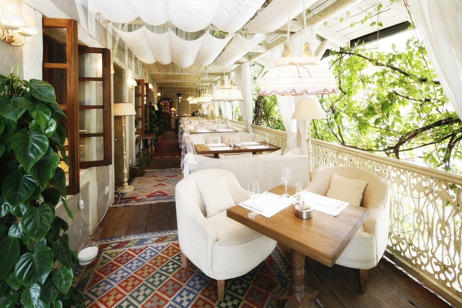 РЕСТОРАН КАВКАЗСКОЙ КУХНИ "КНЯЗЬ БАГРАТИОН" И "ТИНАТИН" Г. МОСКВА